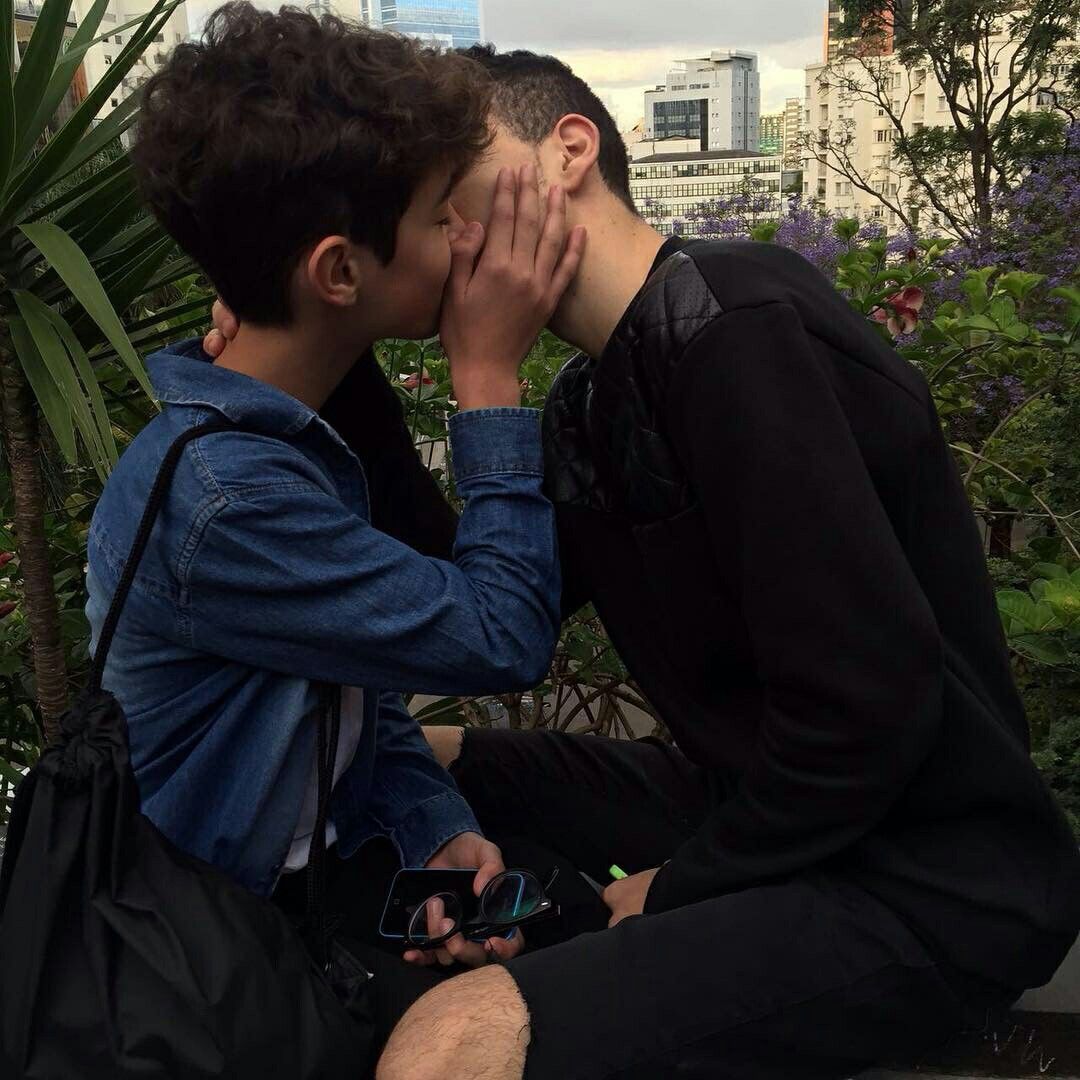 sexo gay xxx chico llora
