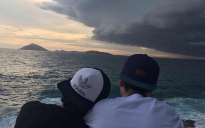 Jugando a las cartas con mi primo - citasgay.org